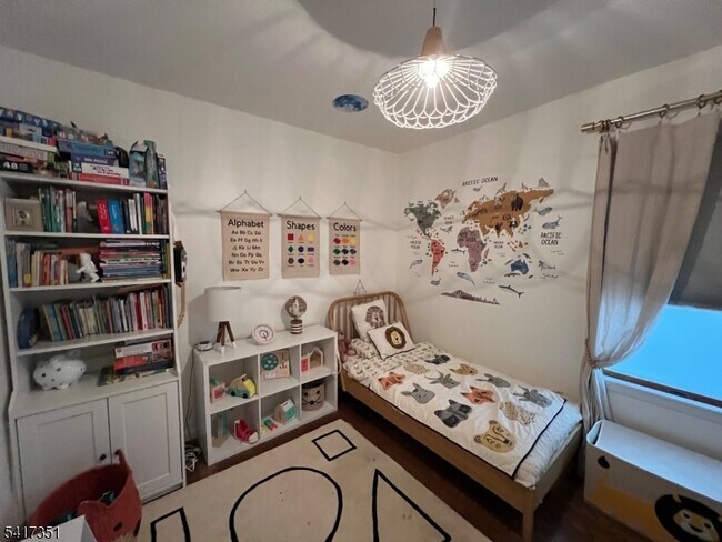 Building Photo - 33 Claremont Ave