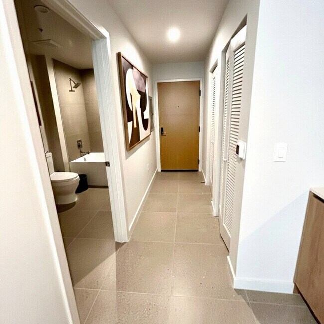 Building Photo - 11 NE 6th St