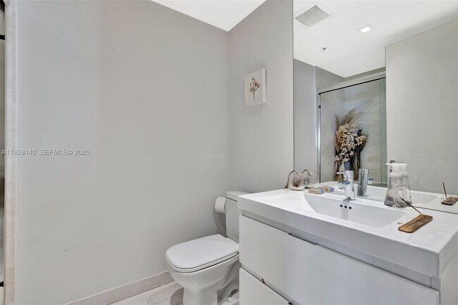 Building Photo - 17111 Biscayne Blvd