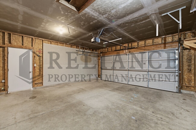 Building Photo - 2770 N Parkridge Ct