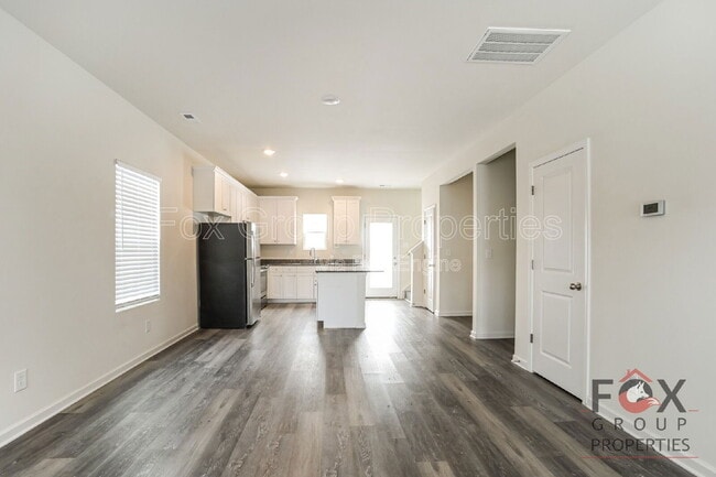 Building Photo - 523 Locust St