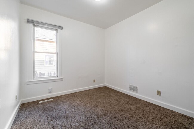 Building Photo - 5432 23rd Ave