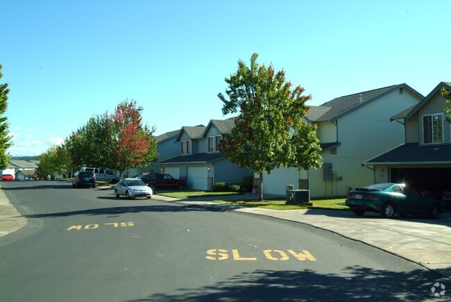 Building Photo - Townhomes at Mountain View - Valley Avenue
