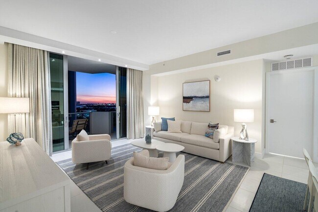 Building Photo - 3100 N Ocean Dr