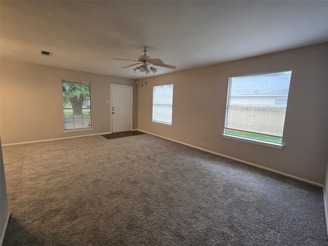 Building Photo - 16022 Old River Rd