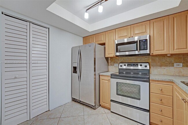 Building Photo - 1201 S Ocean Dr