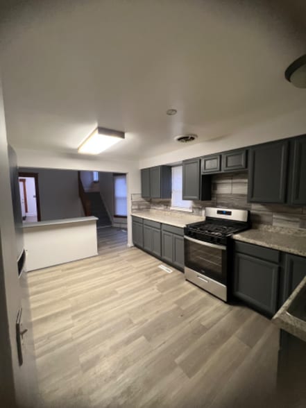 Building Photo - 751 Woodland Ave
