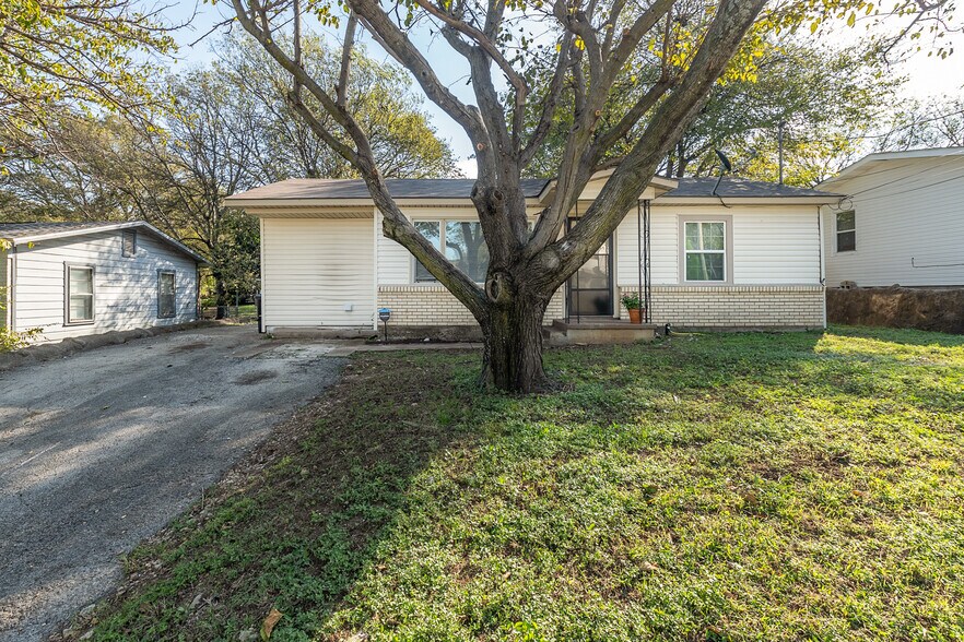 Building Photo - 3045 Olive Pl