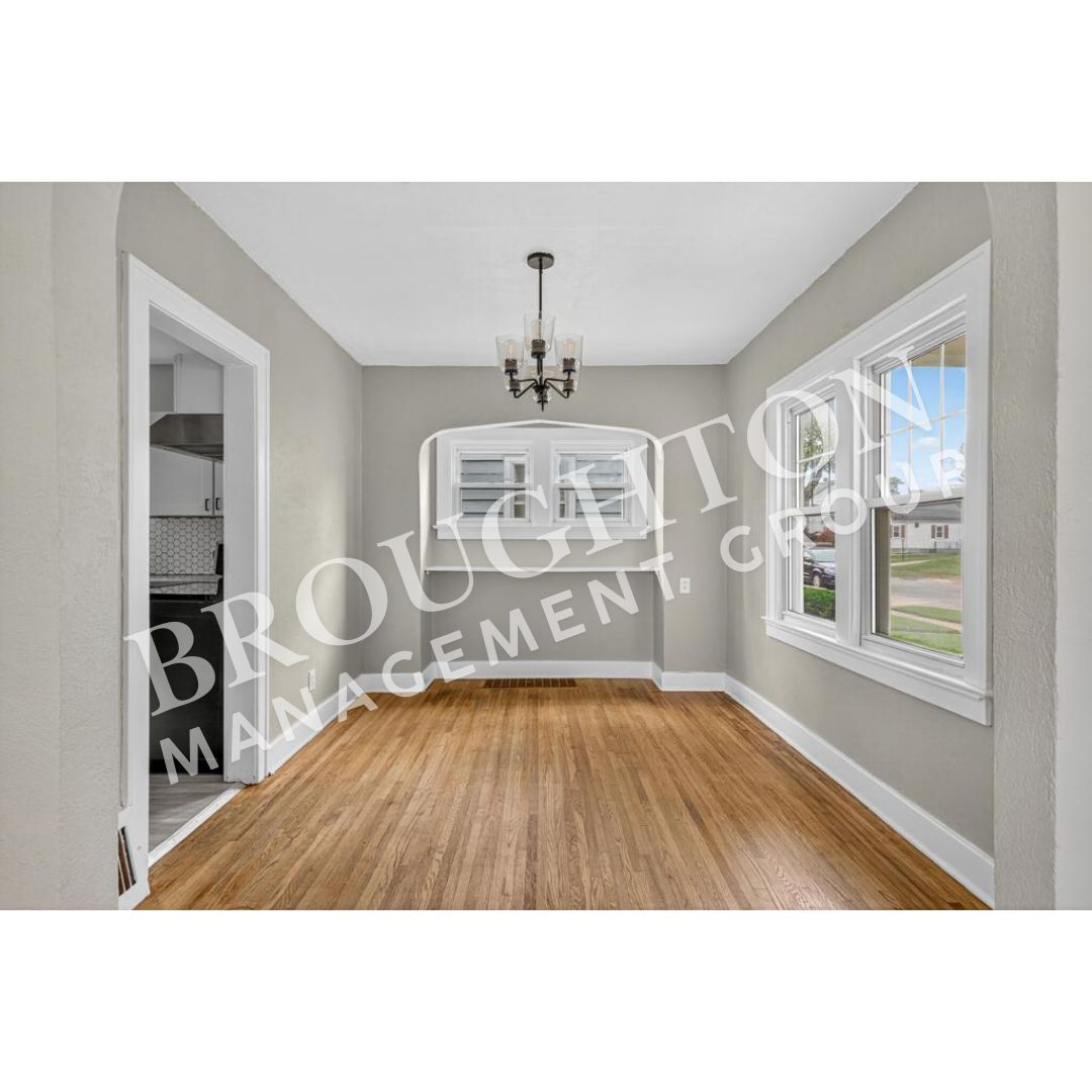 Building Photo - 5848 Acoma Dr