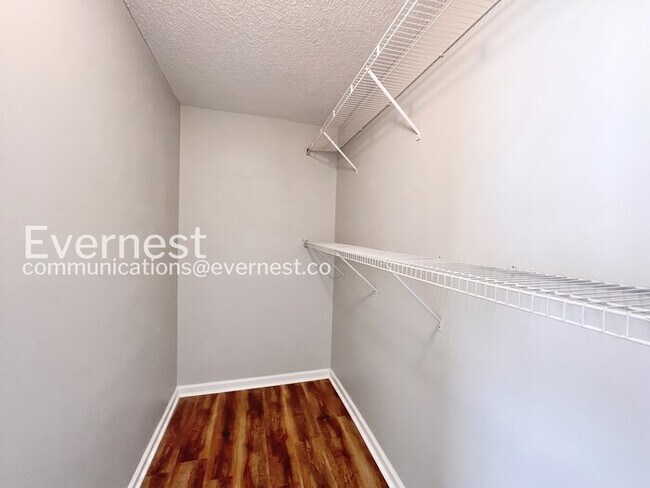 Building Photo - 4588 Lands End Ct SW