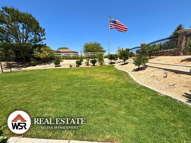 Building Photo - Beautifully upgraded LARGE home with a pool and basketball court in Mockingbird Canyon!