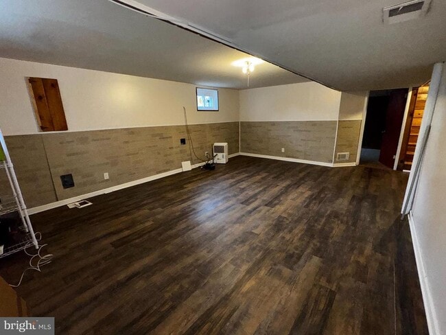 Building Photo - 10502 Glenhaven Dr