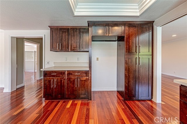 Building Photo - 670 S Oakhaven Ave