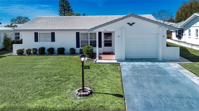 Building Photo - 802 Buttonwood Dr