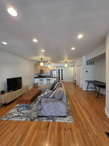 Building Photo - 2524 N Willetts Ct