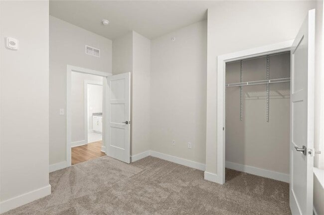 Building Photo - 2648 Sandy Plains Rd