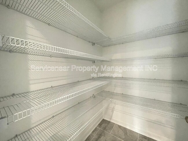 Building Photo - 3931 Willow Brk Dr