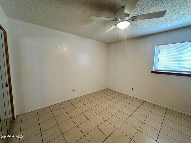 Building Photo - 1067 Villa Linda Way