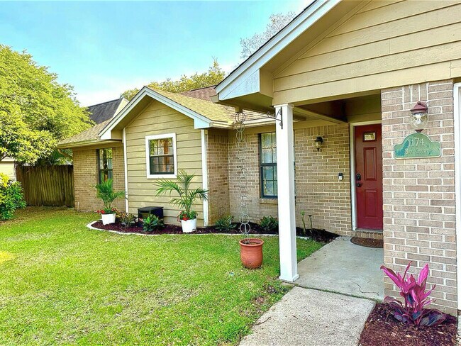 Building Photo - 1174 Bay Ct