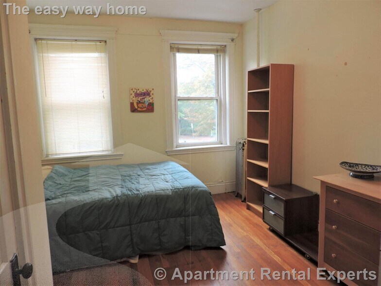 Building Photo - 74 Kirkland St