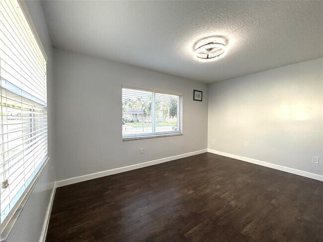 Building Photo - 8948 SW 18th Rd