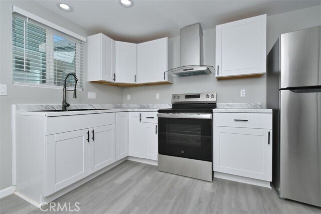 Building Photo - 14336 Tiara St