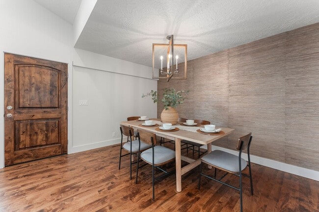 Building Photo - Exceptional Boise West Bench Home