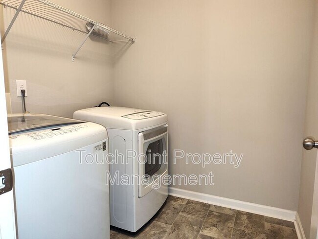 Building Photo - 8931 Rockrose Wy