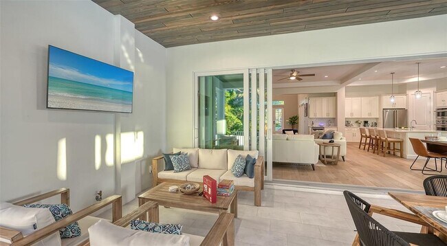 Building Photo - 1537 Siesta Dr