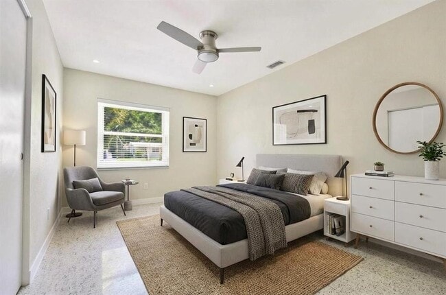 Building Photo - 807 26th Ave N