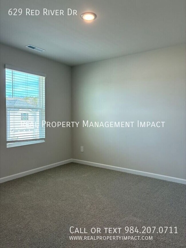 Building Photo - 629 Red River Dr