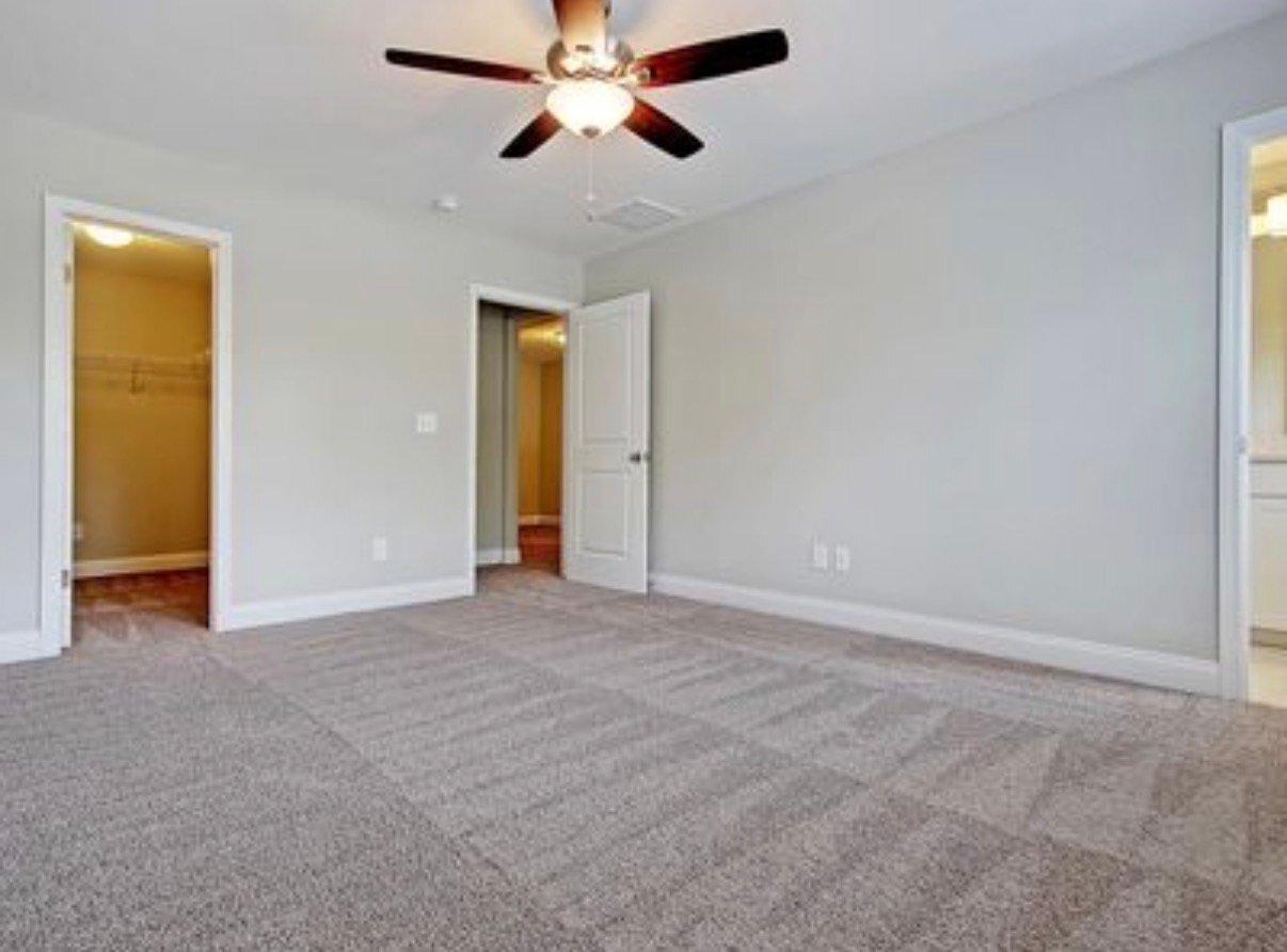 Building Photo - 7822 Montview Rd