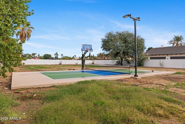 Building Photo - 10111 E Cholla St