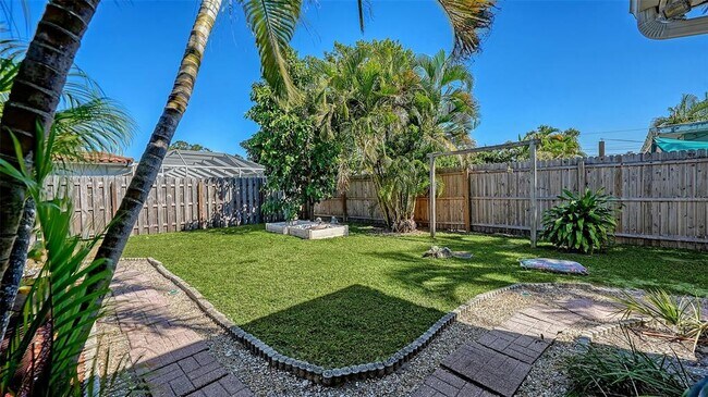 Building Photo - 3507 Pinecrest St