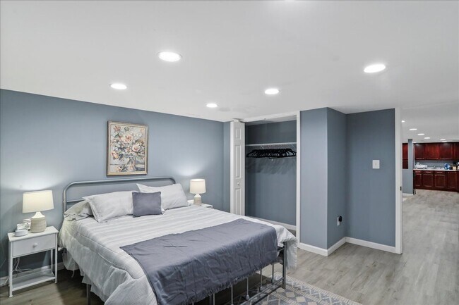 Building Photo - 13715 Dixie Dr