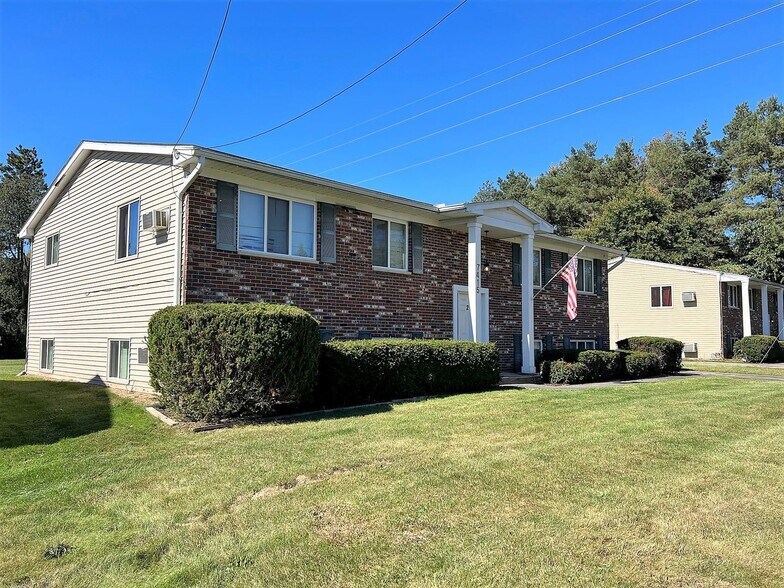 Building Photo - 7415 Roger Thomas Dr