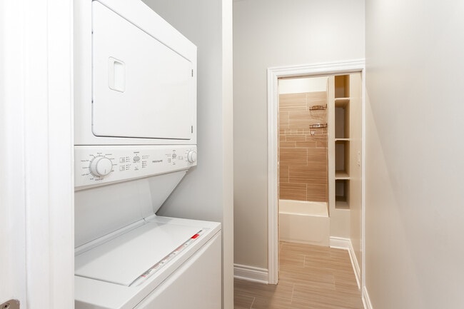 Building Photo - 4610 S Marshfield Ave