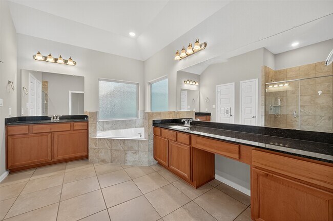 Building Photo - 2009 Kirby Landing Dr