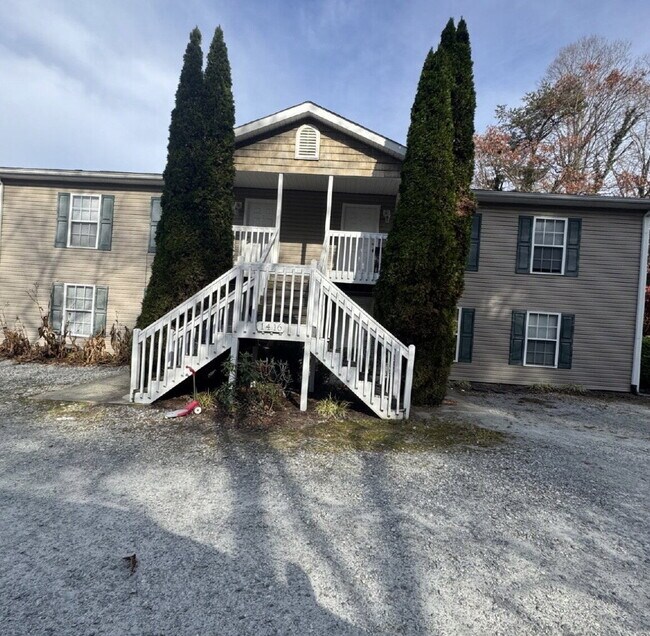 Building Photo - 1416 Highland Ave