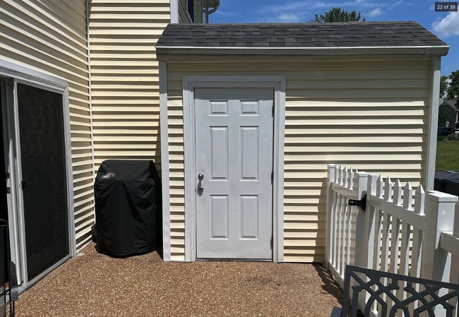 Building Photo - "Charming 2-Bedroom Retreat in Franklin with 1.5 Baths and Cozy 1244 Sq Ft Layout!"