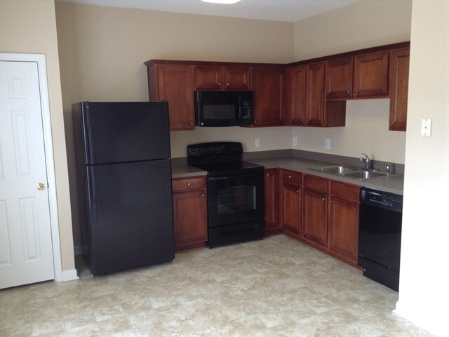 Building Photo - 405 Tighfield Dr