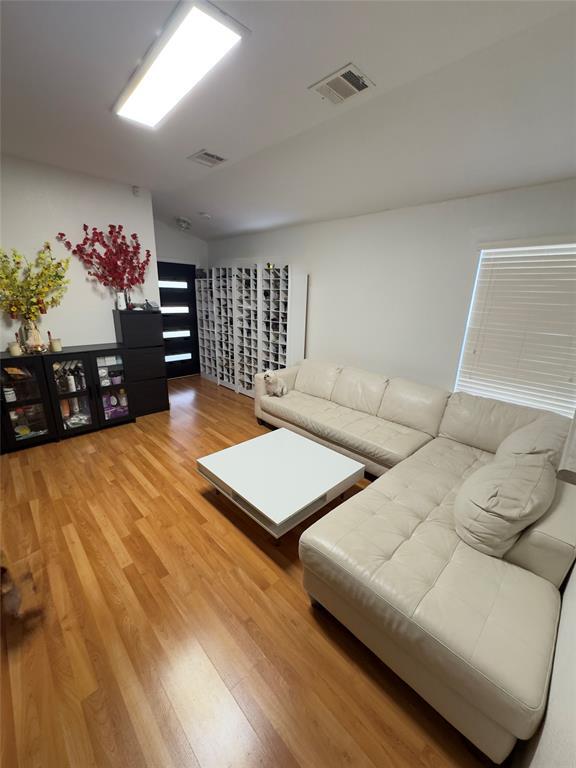 Building Photo - 15200 Mandarin Crossing