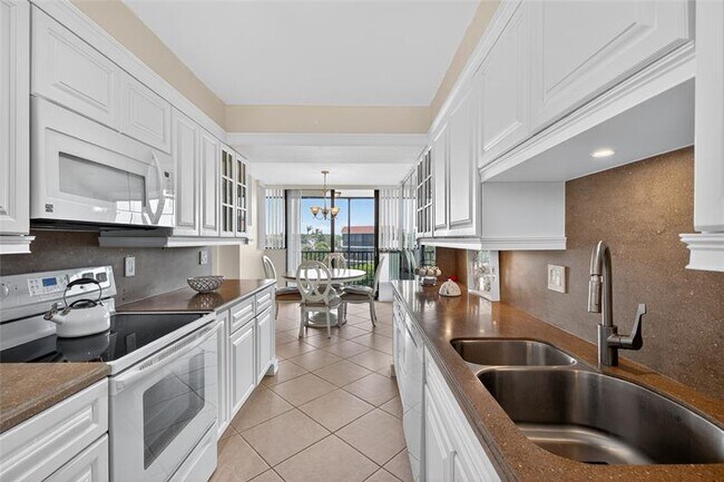 Building Photo - 800 Jeffery St