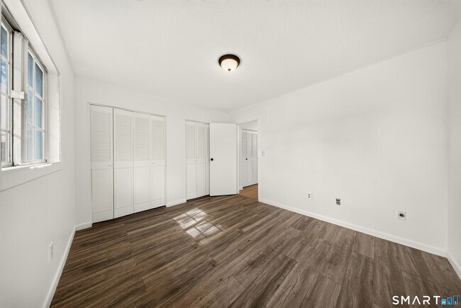 Building Photo - 236 Edgemoor Rd