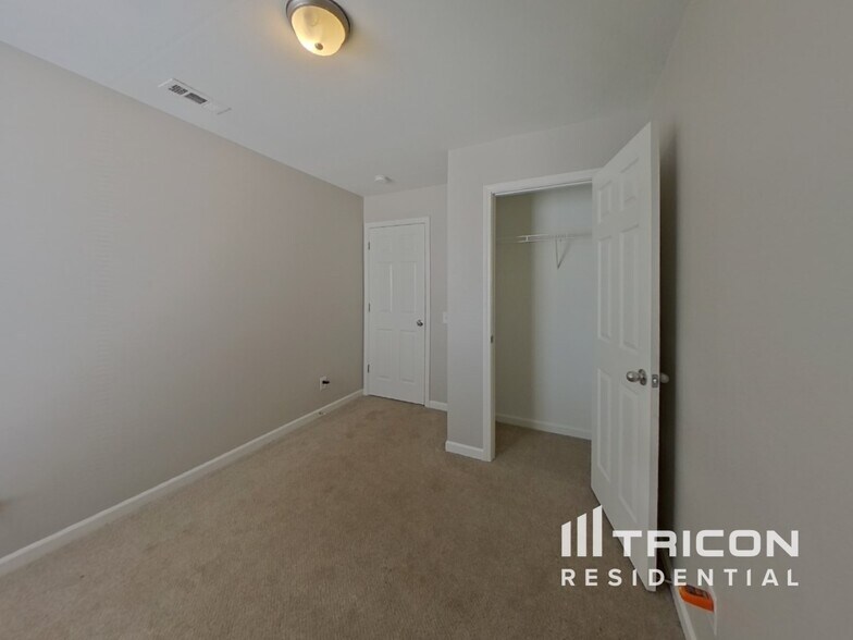 Building Photo - 5322 Peachwood Dr