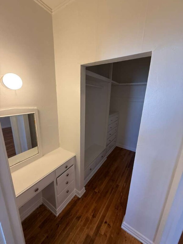 Building Photo - 3950 W 8th St