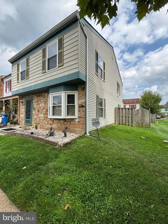 Building Photo - 2100 Mager Dr