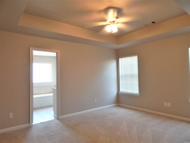 Building Photo - 451 Wisteria Dr
