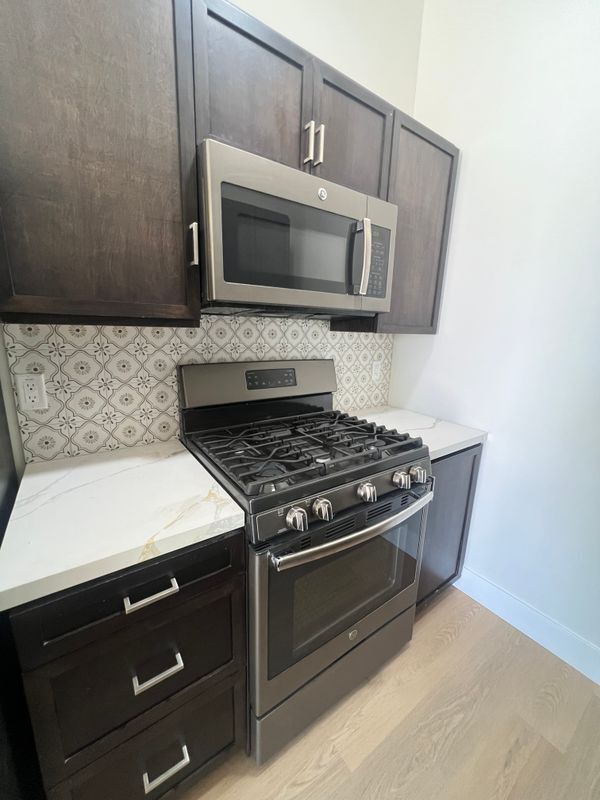 Building Photo - 2869 Ridgeway Dr