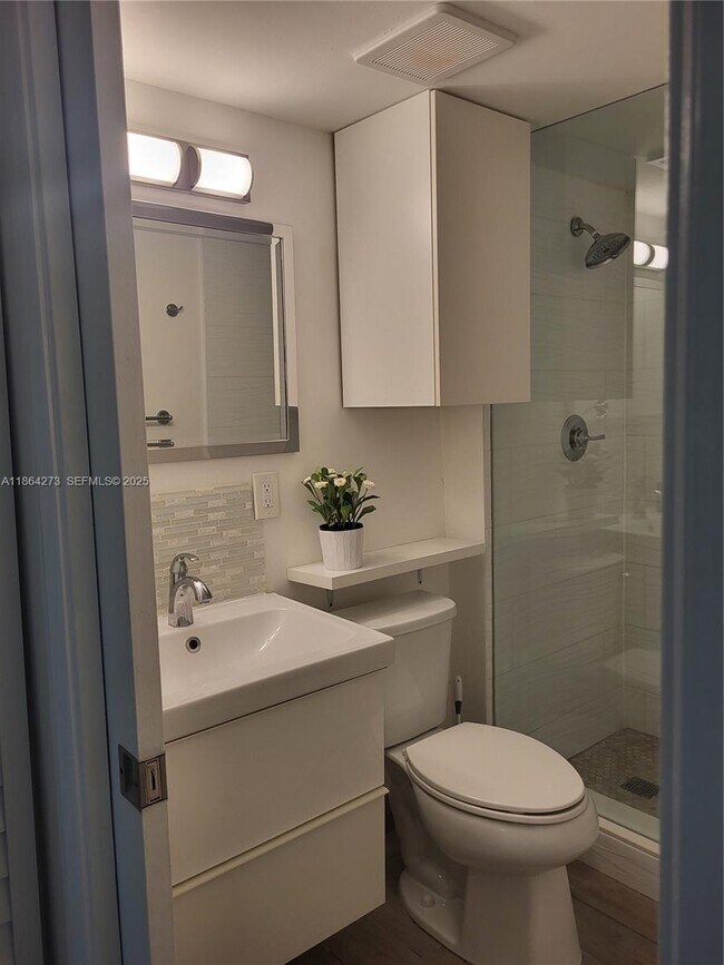 Building Photo - 4555 NW 99th Ave